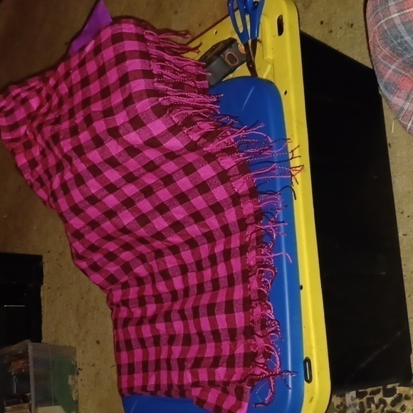 Long Beautiful Pink Ckecker Scarf/Wrap - Picture 3 of 5